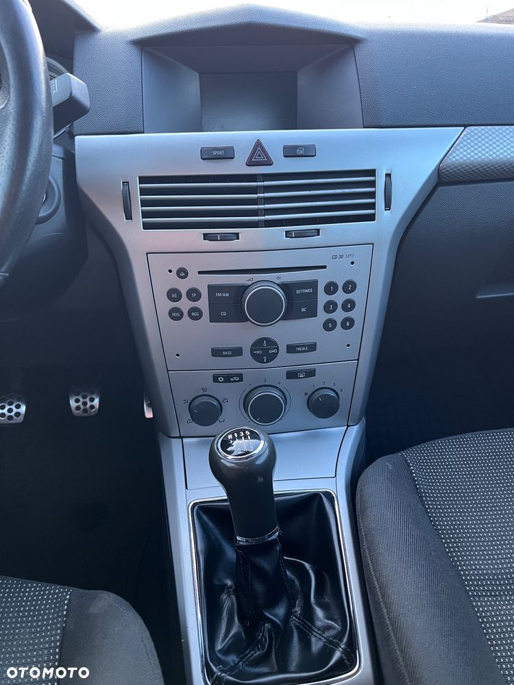 Opel Astra 1.9 CDTI Cosmo - 8