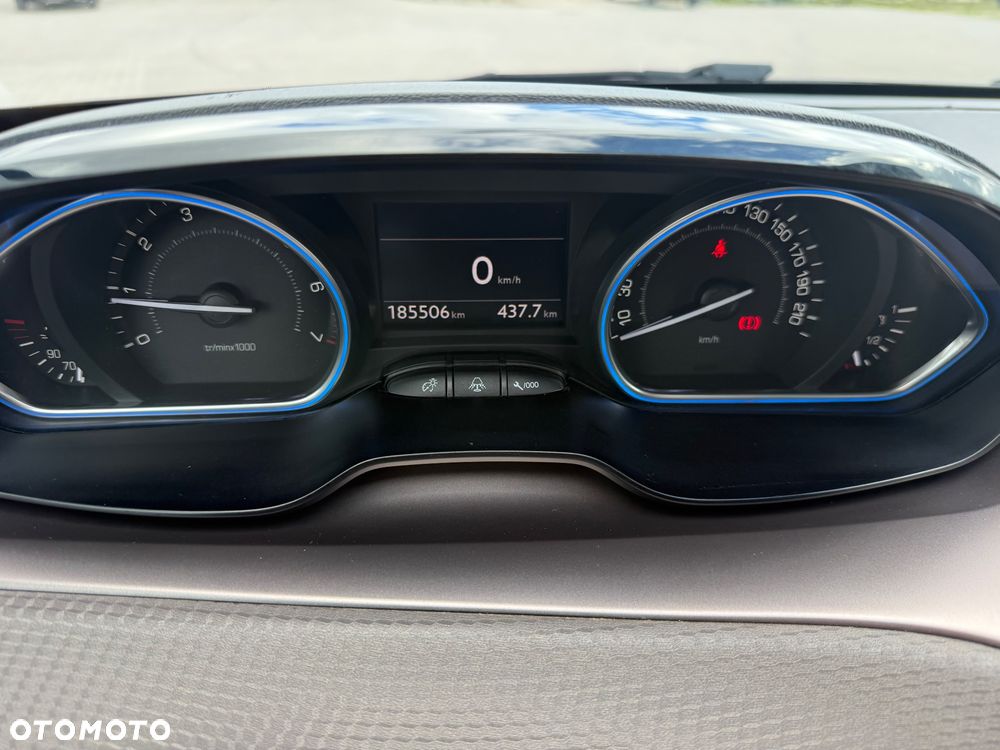 Peugeot 2008 1.6 VTi Style - 23
