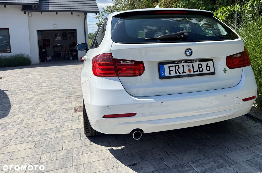 BMW Seria 3 320d Sport Line - 3