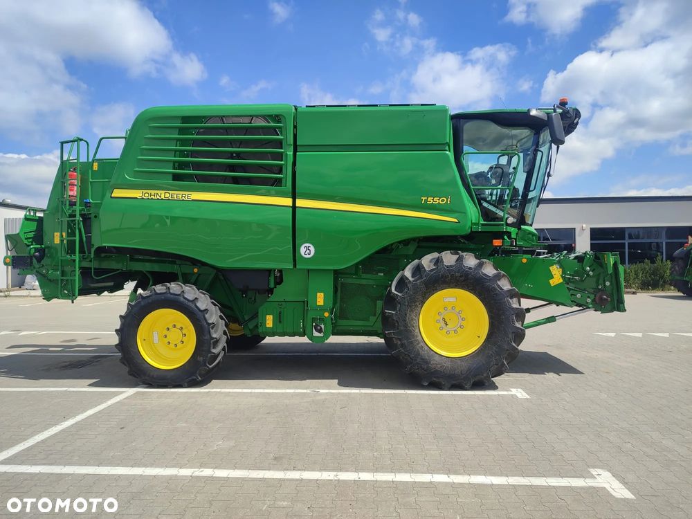 John Deere T550 - 1