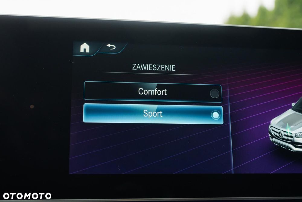 Mercedes-Benz GLS - 24