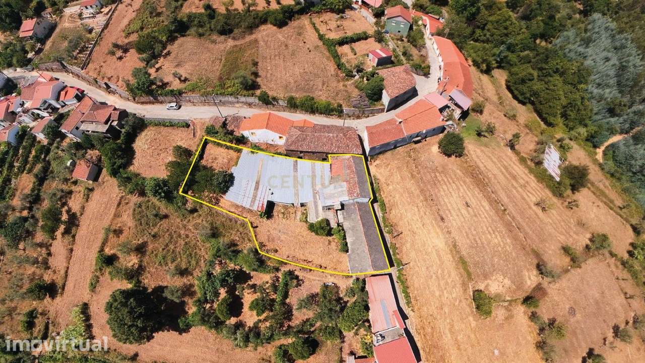 Casa para Recuperação em Vila Nova do Ceira, Góis - Grande imagem: 2/26