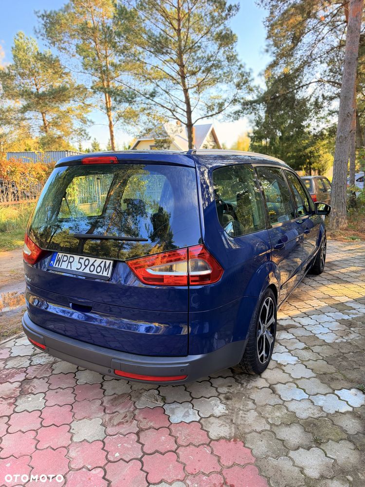 Ford Galaxy 2011 photo 4