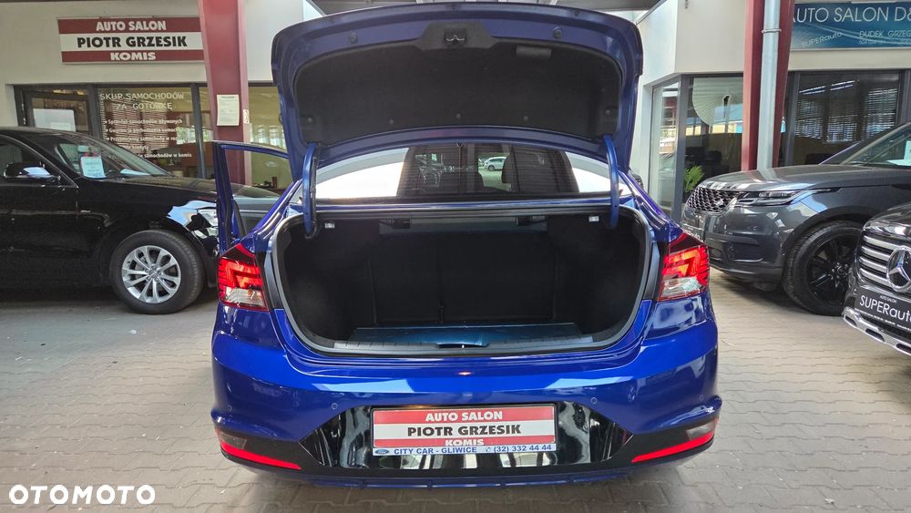 Hyundai Elantra 1.6 Comfort Premiere - 12