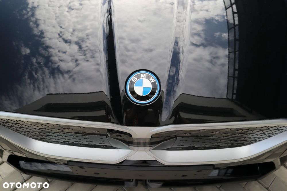 BMW iX2 eDrive20 66.5kWh M Sport Edition - 27