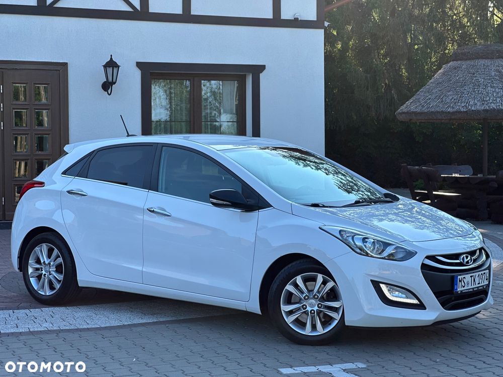 Hyundai i30 1.6 CRDi Fifa World Cup Edition - 9