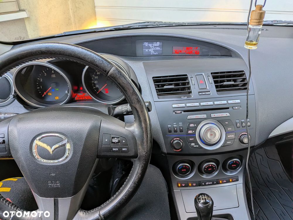 Mazda 3 1.6 Active + - 19