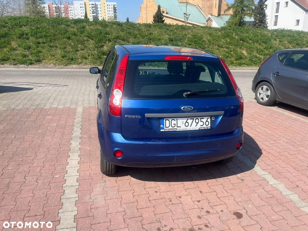 Ford Fiesta 1.3 Trend - 18
