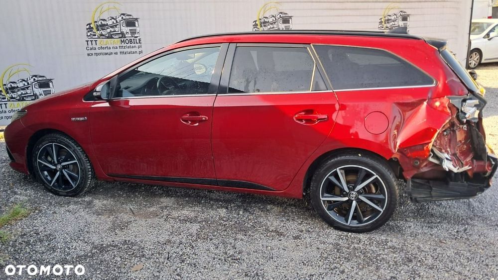 Toyota Auris 2018 photo 2