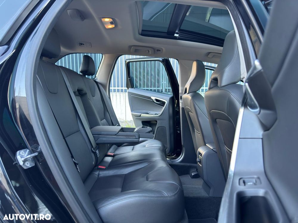 Volvo XC 60 D4 Geartronic Summum - 32