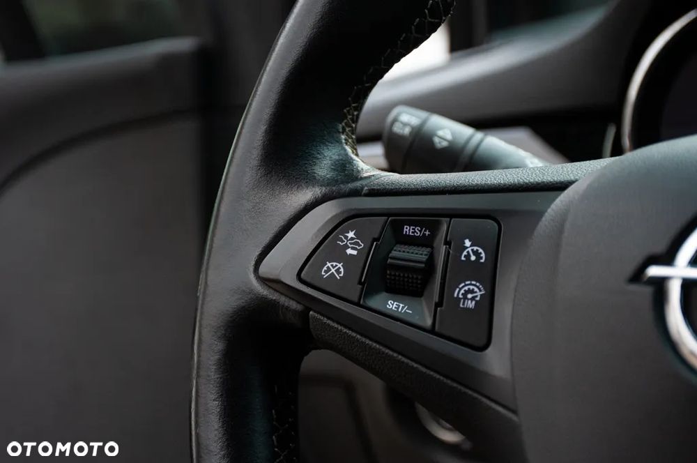 Opel Astra 1.4 Turbo Innovation - 29