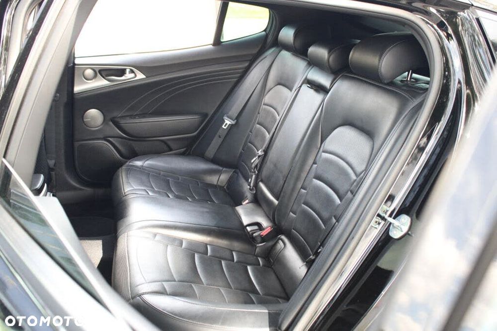 Kia Stinger 3.3 T-GDI AWD OPF GT - 15