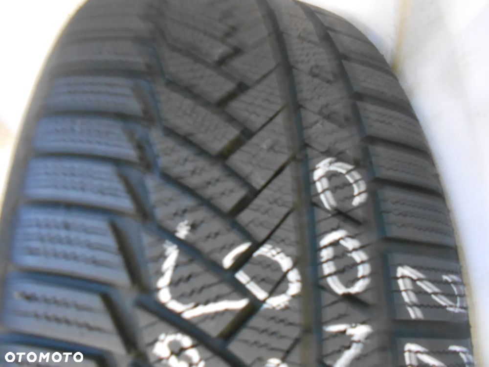 OPONA POJEDYNKA  225/40R18 CONTINENTAL WINTER CONTACT TS 850 P XL DOT 3517 8MM - 2