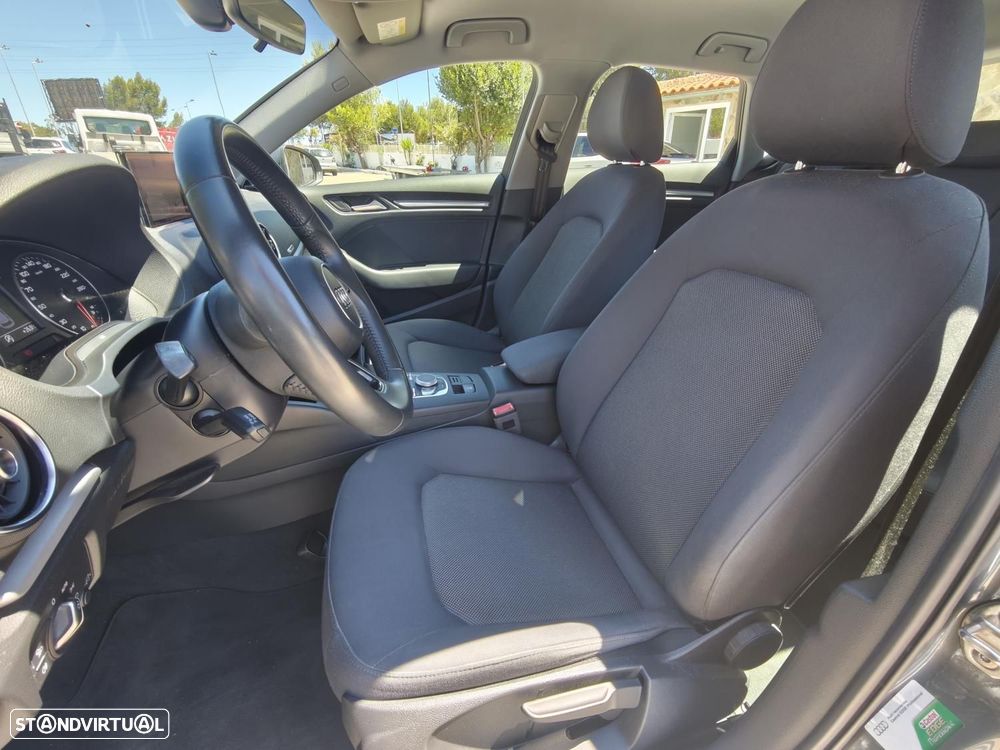 Audi A3 Sportback 1.6 TDI Design - 25