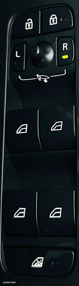 Volvo XC 40 T3 Geartronic Momentum Pro - 11