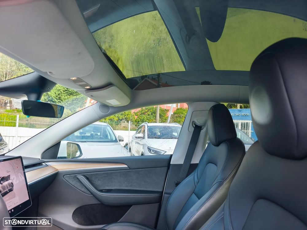 Tesla Model Y RWD - 4