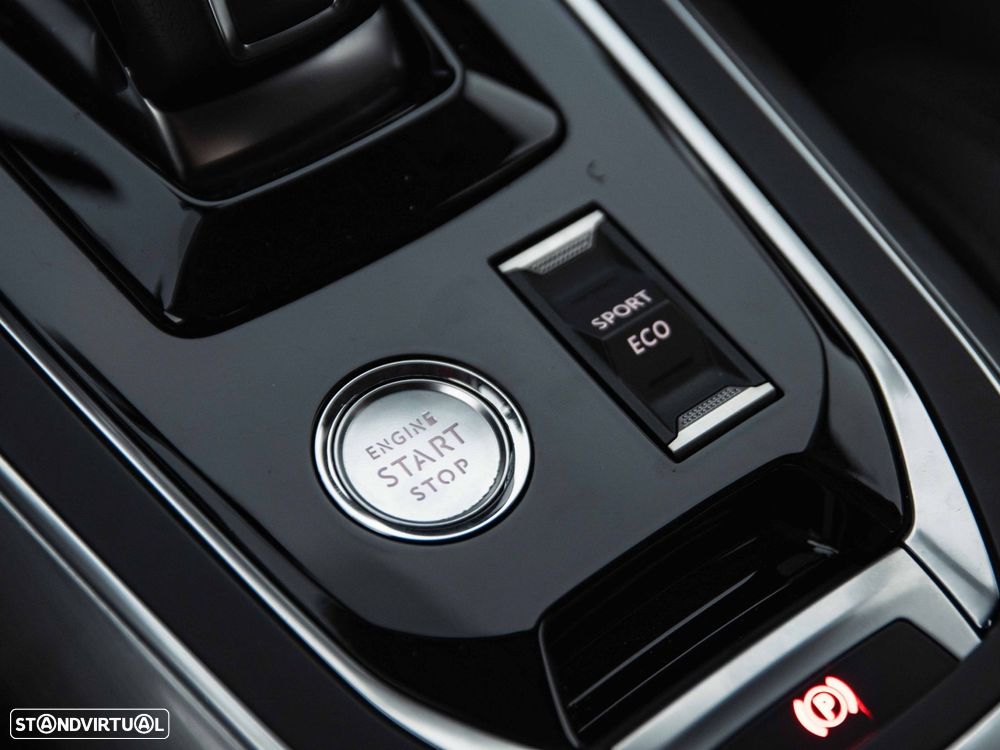 Peugeot 308 1.2 PureTech Allure Pack EAT8 - 40