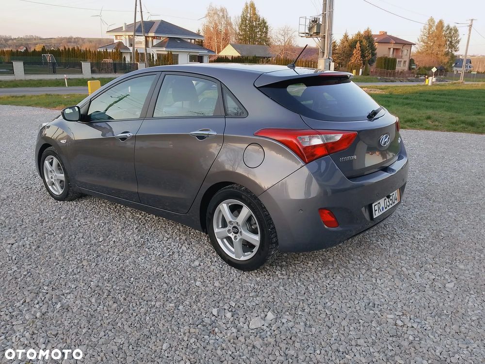 Hyundai i30 blue 1.4 Classic Navigation - 23