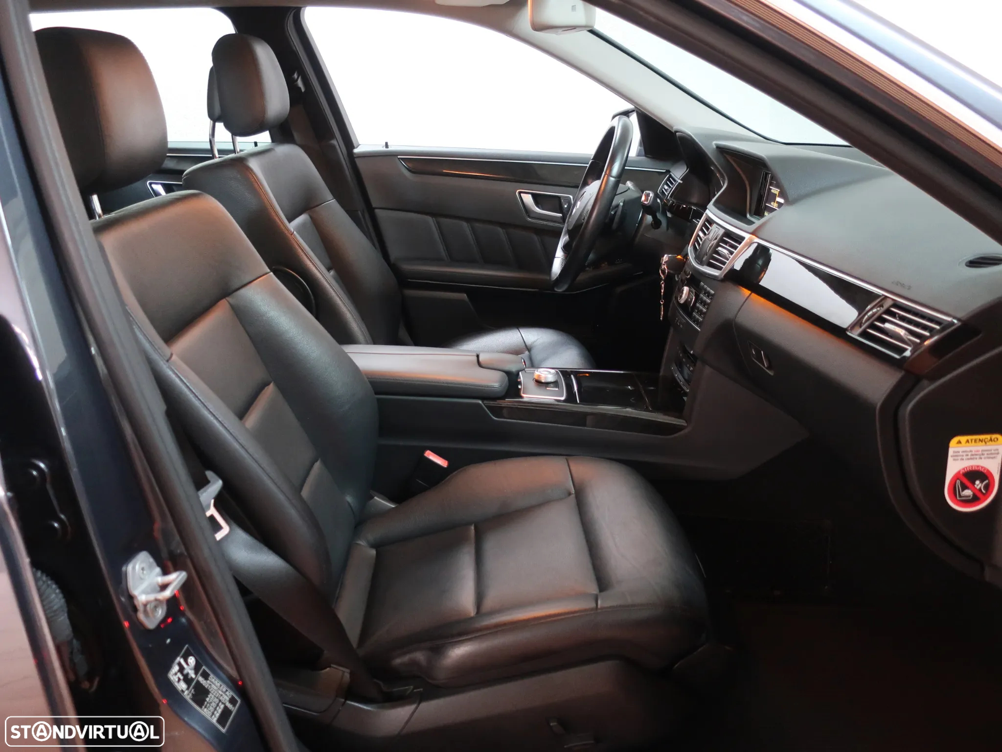 Mercedes-Benz E 350 CDi Avantgarde BlueEfficiency - 24