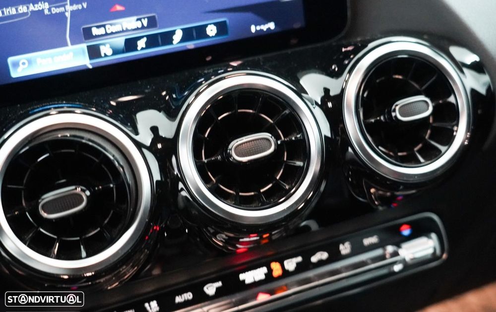 Mercedes-Benz GLA 180 d AMG Line - 12
