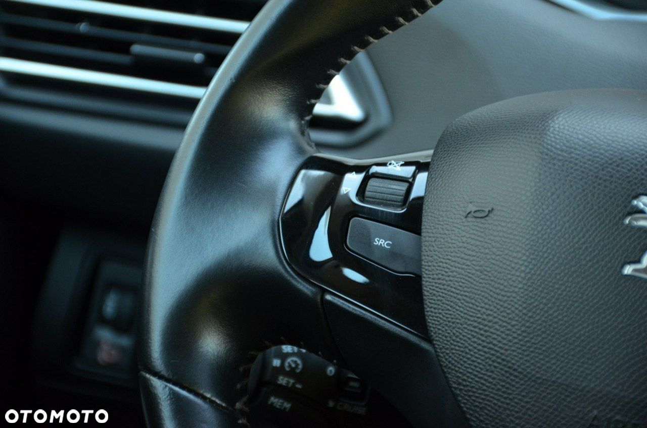 Peugeot 308 - 33