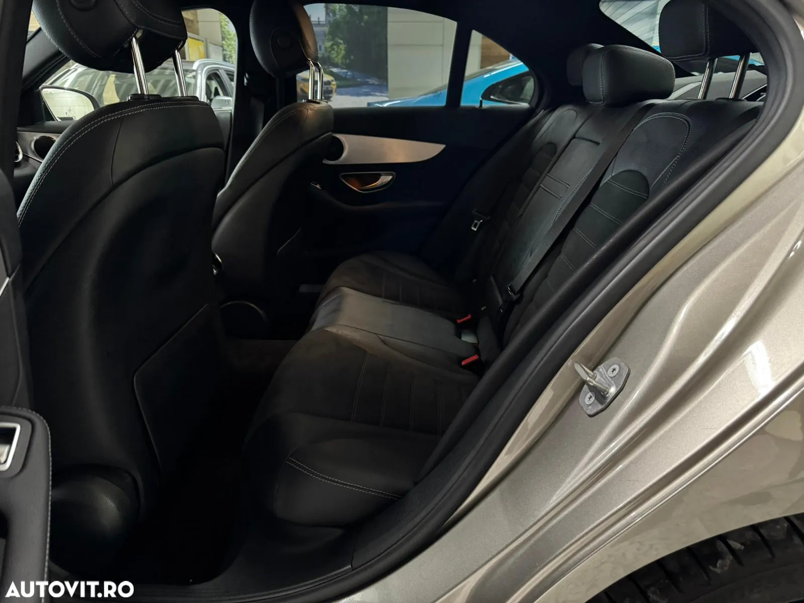 Mercedes-Benz C 220 d 4Matic T 9G-TRONIC AMG Line - 10