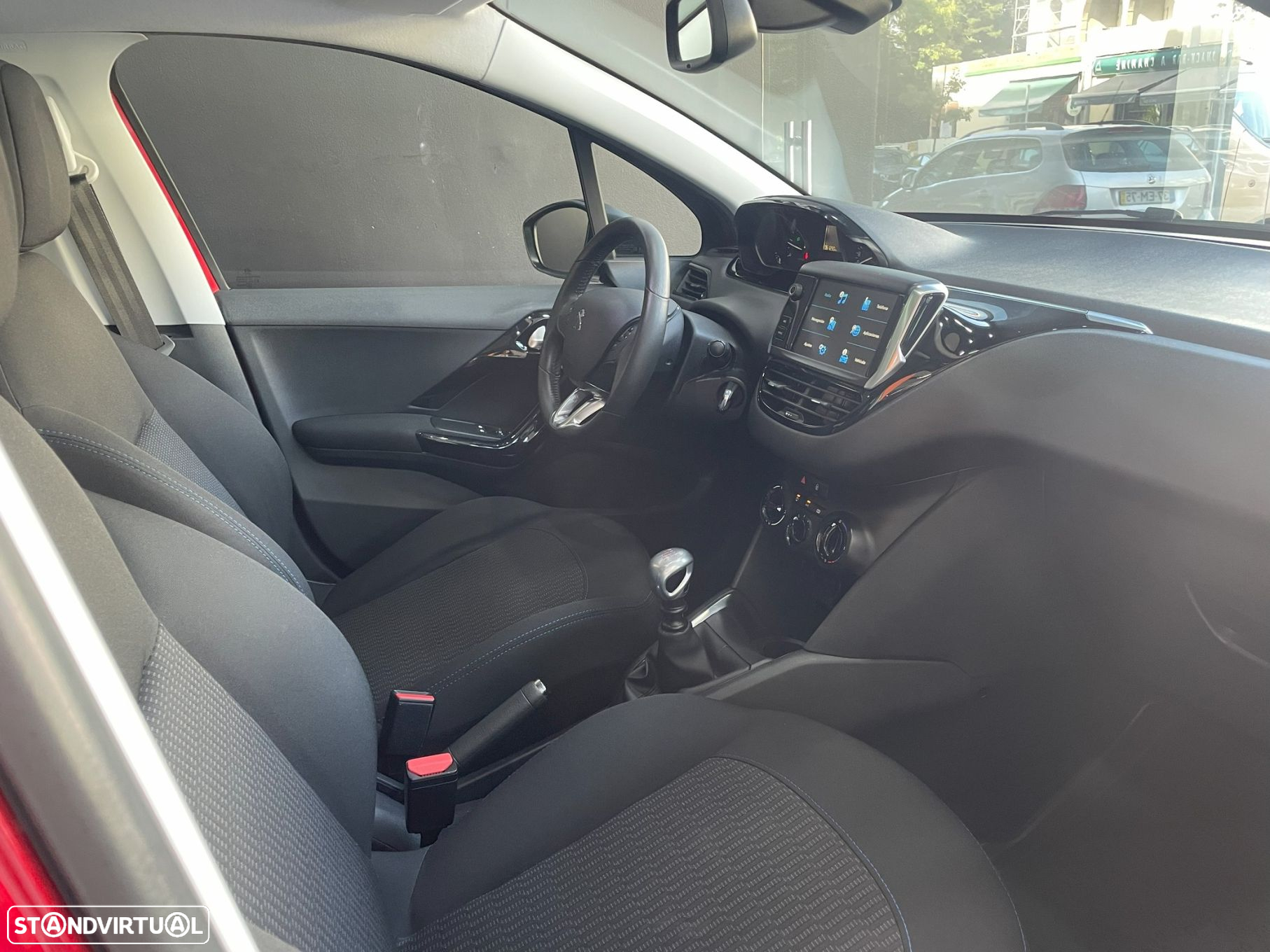 Peugeot 208 1.5 BlueHDi Signature - 15