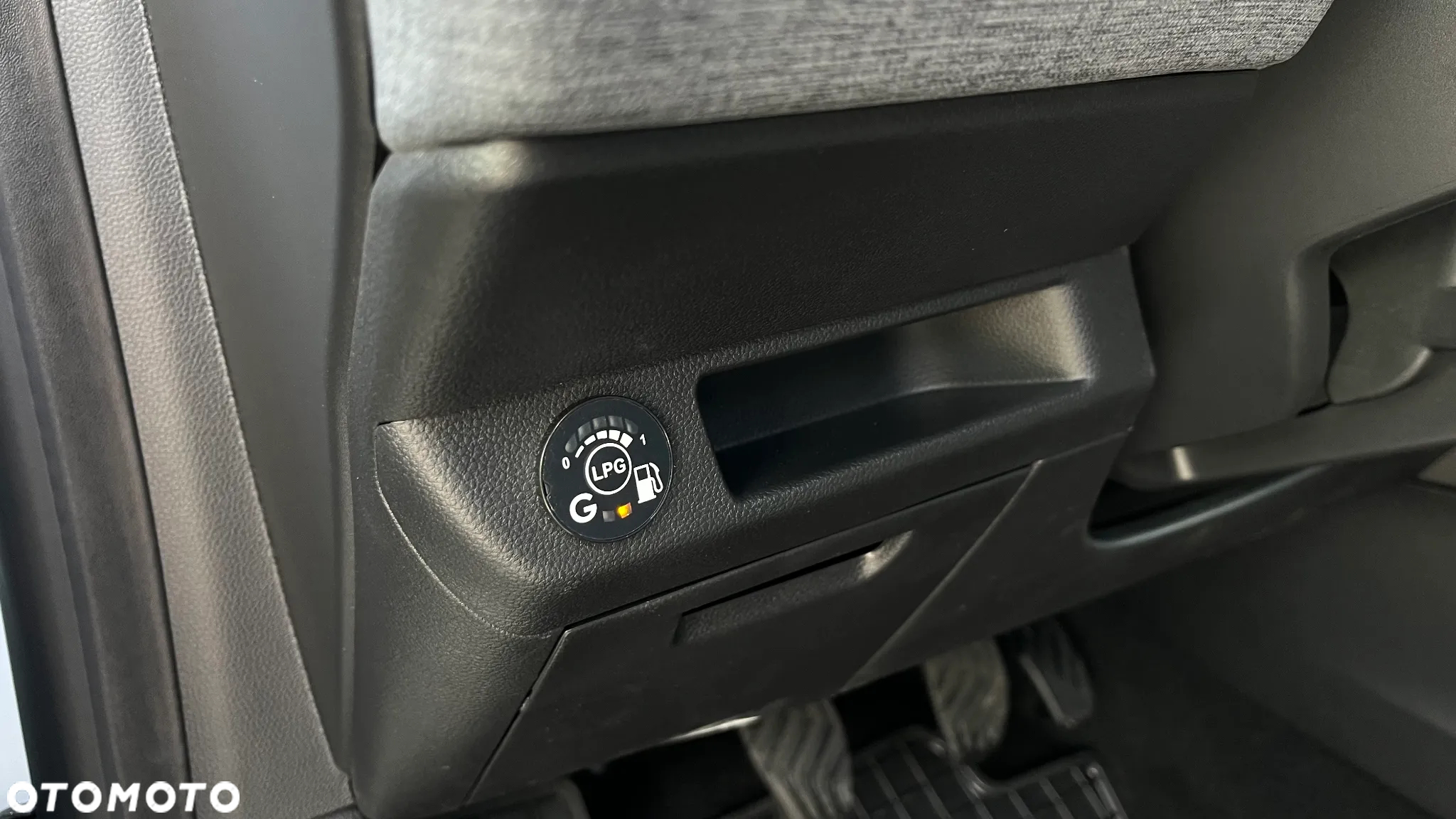 Renault Clio - 10
