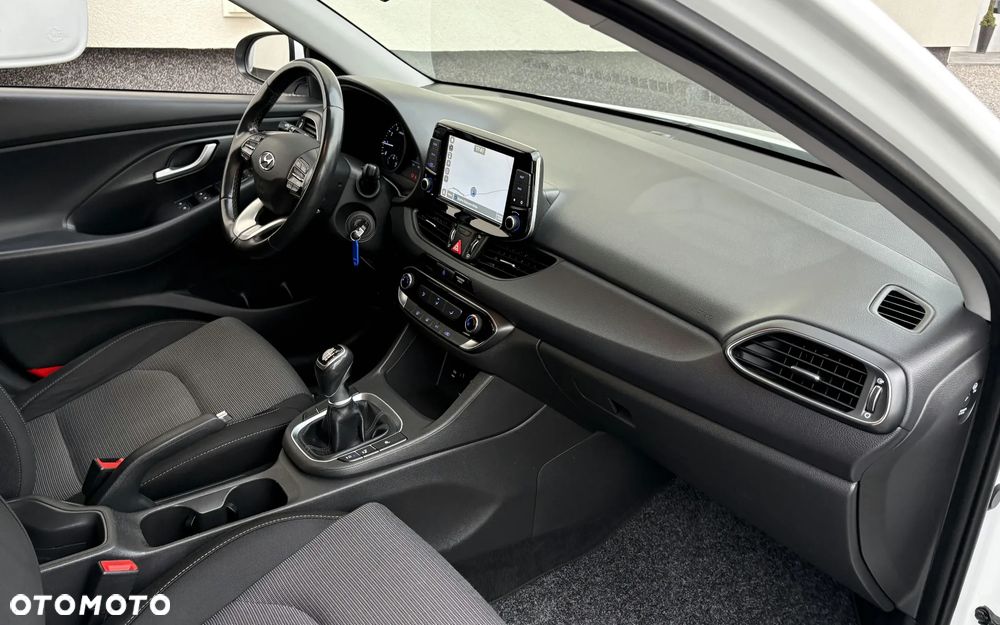 Hyundai i30 1.4 Passion - 17