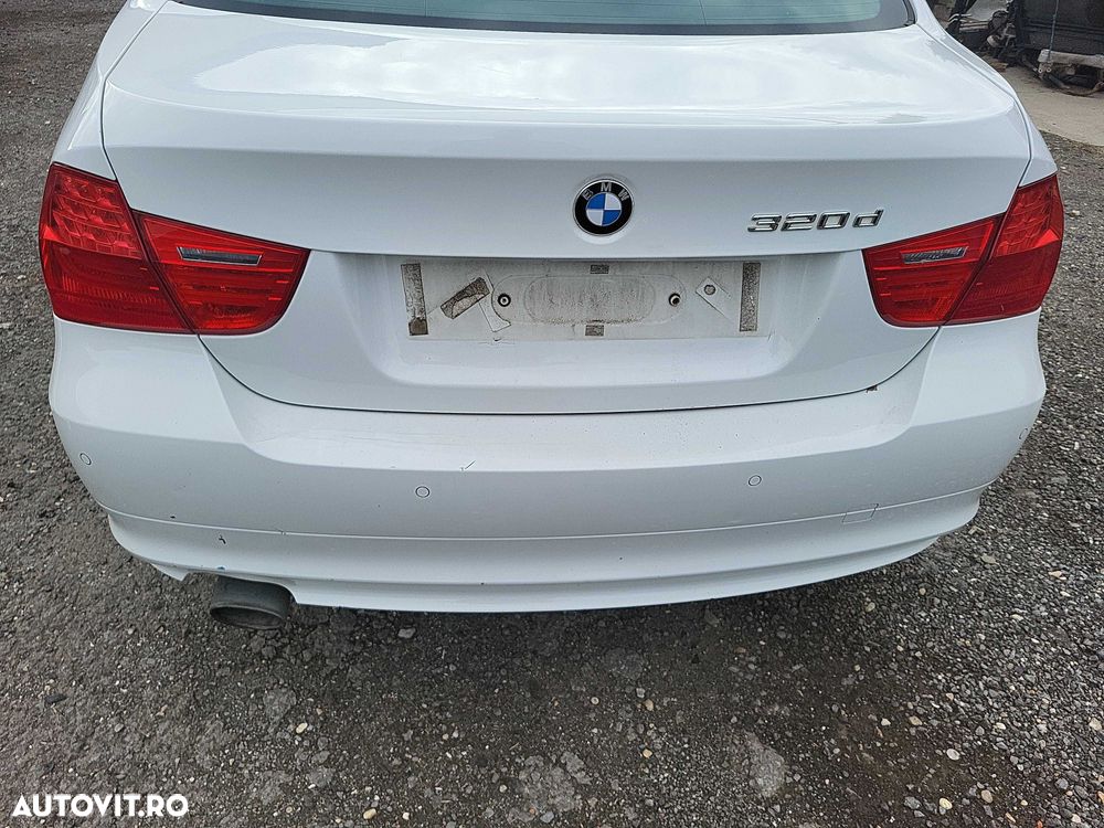 Stop-tripla haion-portbagaj bmw e90 lci facelift 2010 - 1