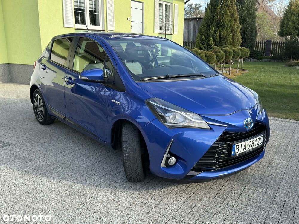 Toyota Yaris Hybrid 100 Premium - 1
