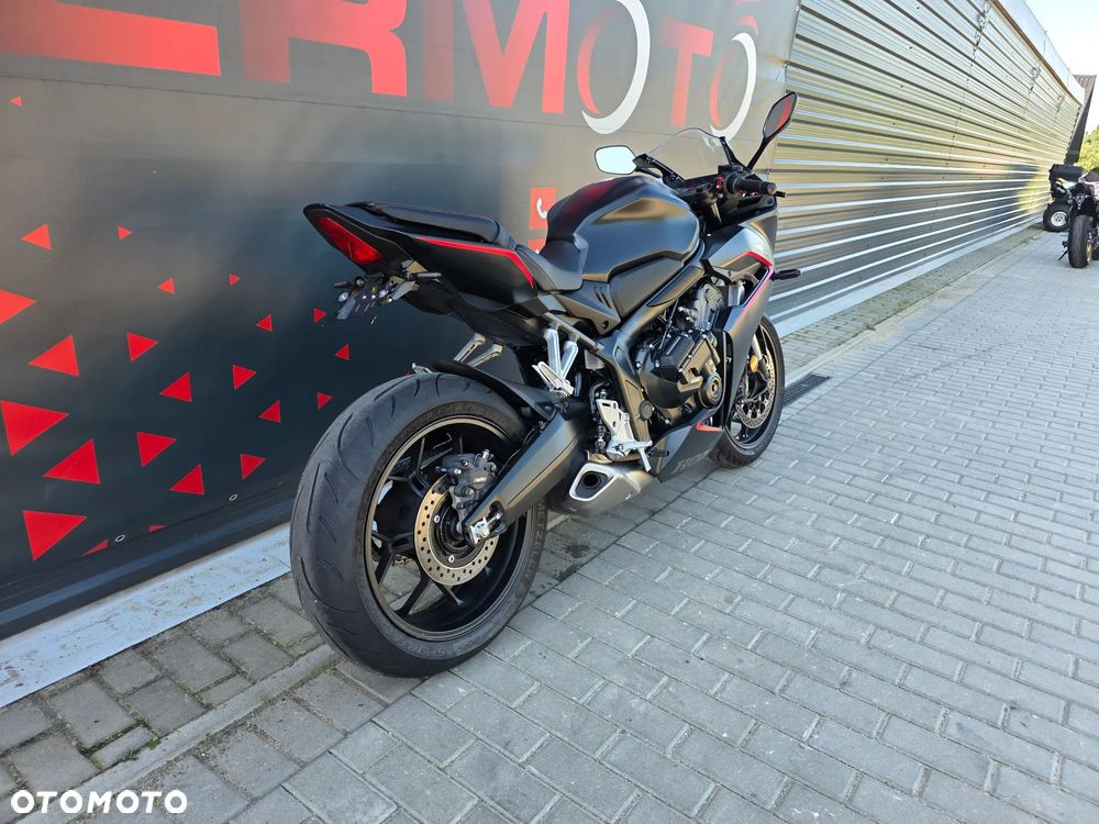 Honda CBR - 23