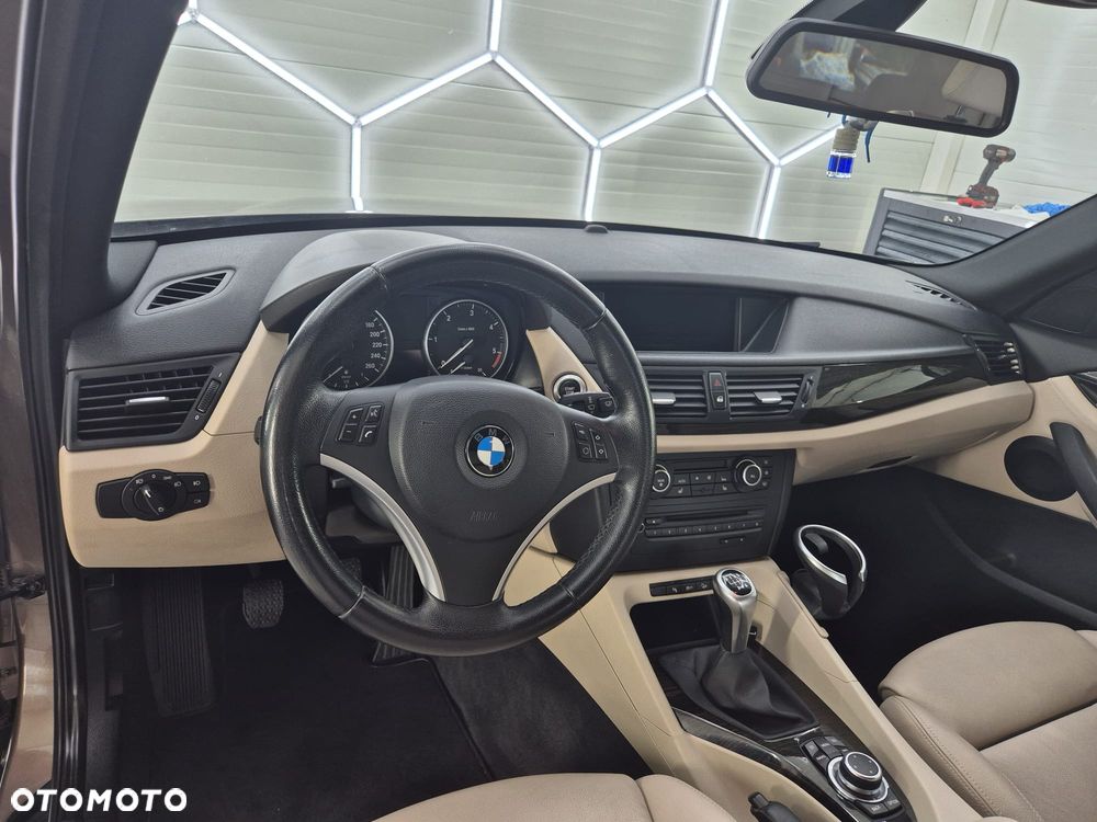 BMW X1 xDrive20d - 13