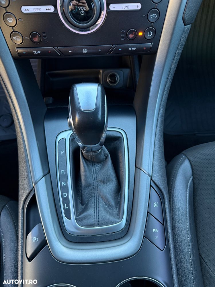 Ford Mondeo 2.0 HEV Titanium - 17