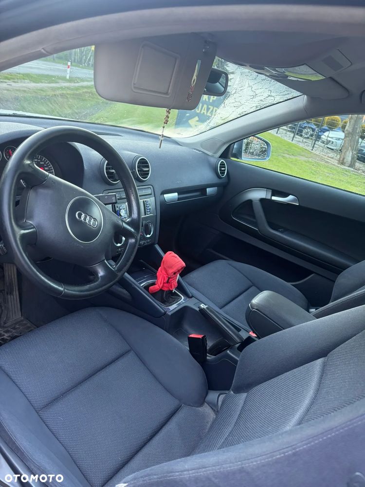 Audi A3 3-drzwiowe 2.0 FSI Attraction - 9