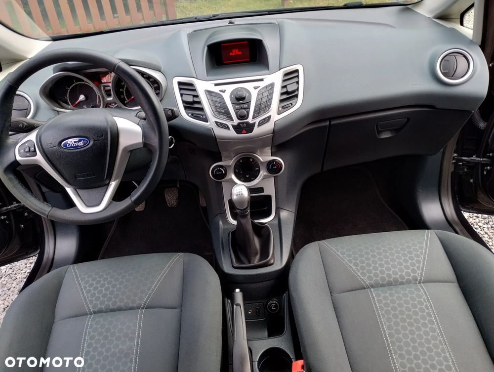 Ford Fiesta 1.25 Titanium - 33