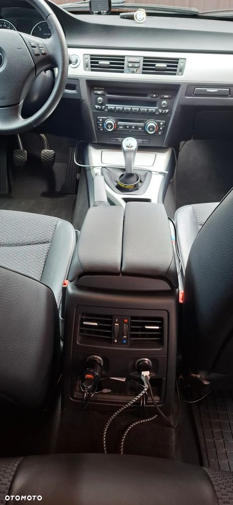 BMW Seria 3 320d - 12