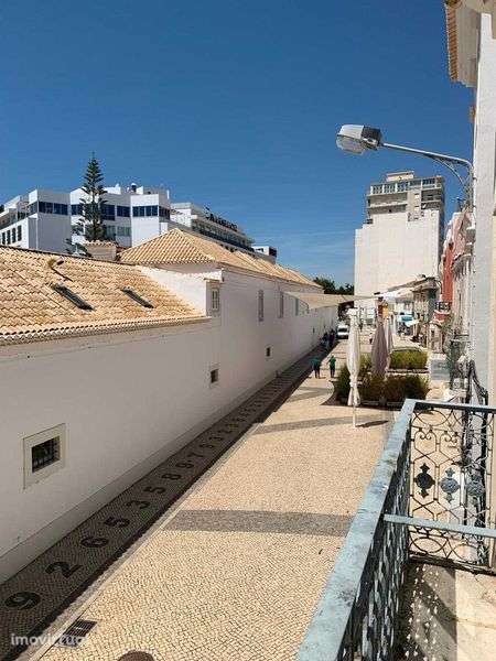 Vende-se Prédio - Baixa de Faro - Frente à Marina - Grande imagem: 4/8
