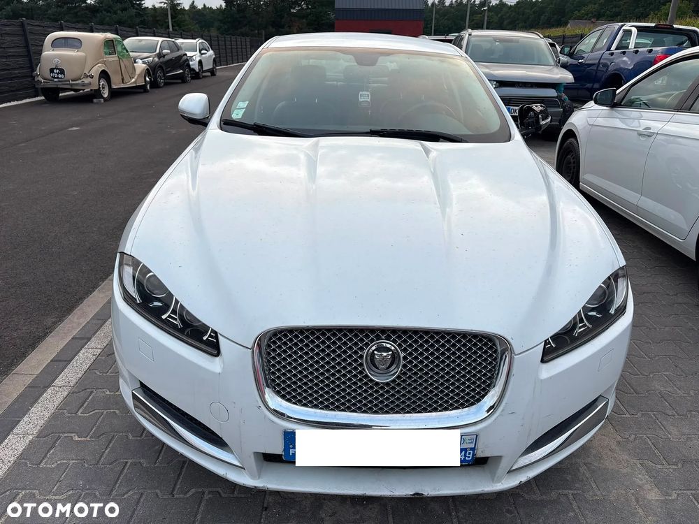 Jaguar XF 3.0 V6 D Luxury - 37