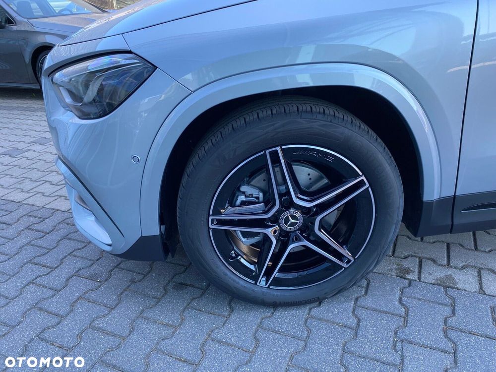 Mercedes-Benz GLA - 7