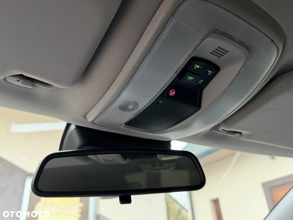 Volvo V60 T3 Momentum - 23