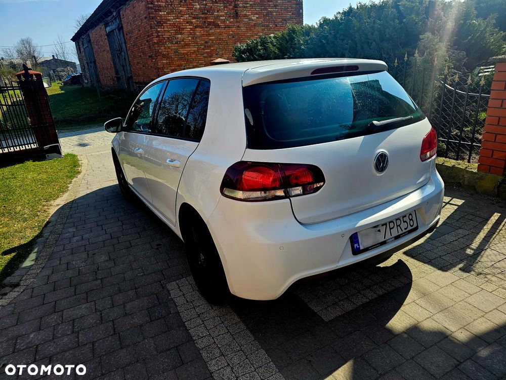 Volkswagen Golf 1.6 TDI Highline - 4