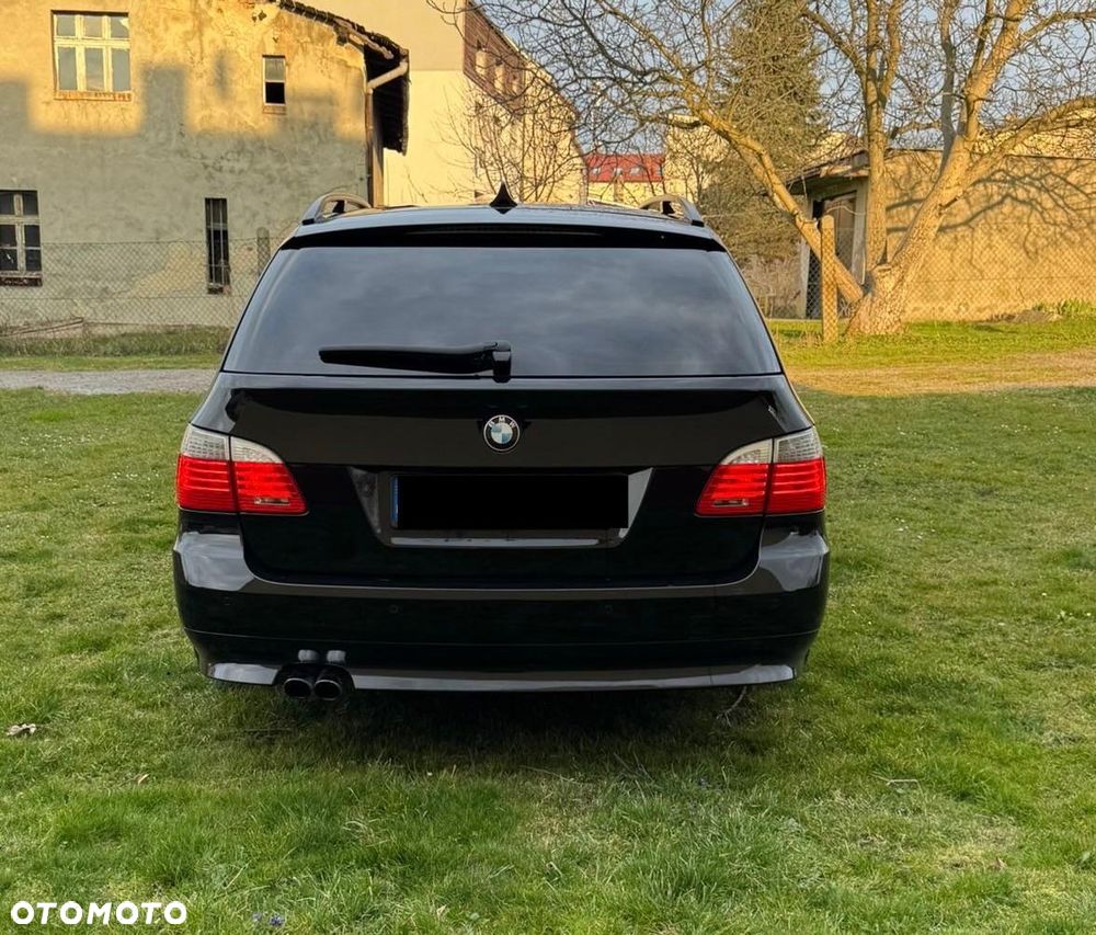 BMW Seria 5 525i - 4