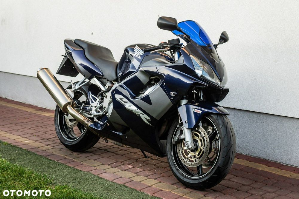 Honda CBR - 1