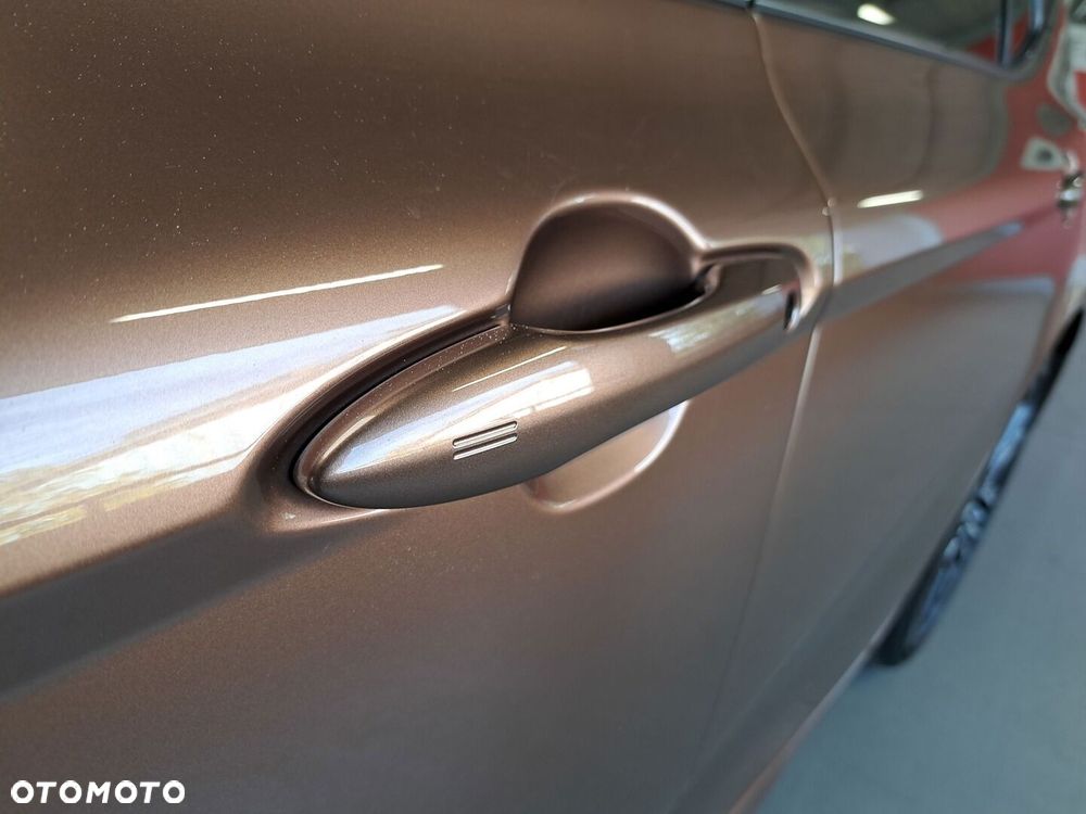 Toyota Camry - 38