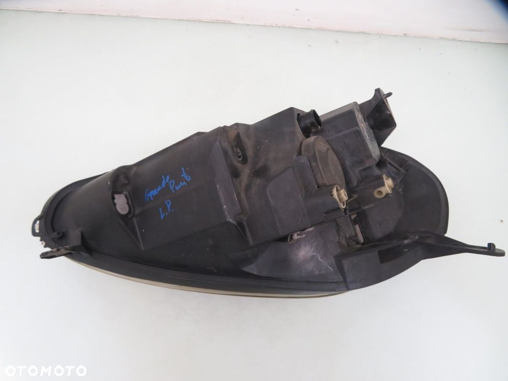LAMPA LEWA PRZEDNIA FIAT GRANDE PUNTO 89101387 - 5