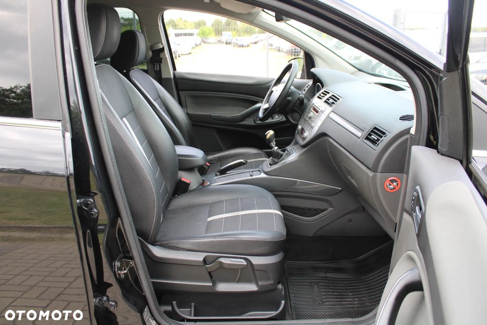 Ford Kuga - 25