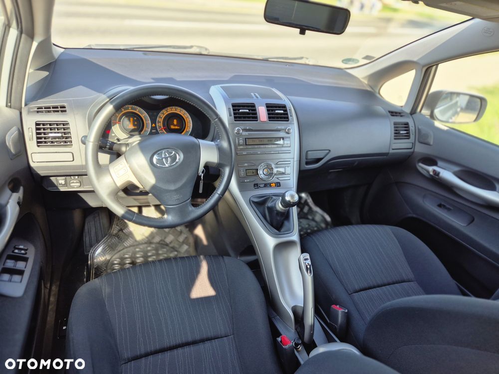 Toyota Auris - 7