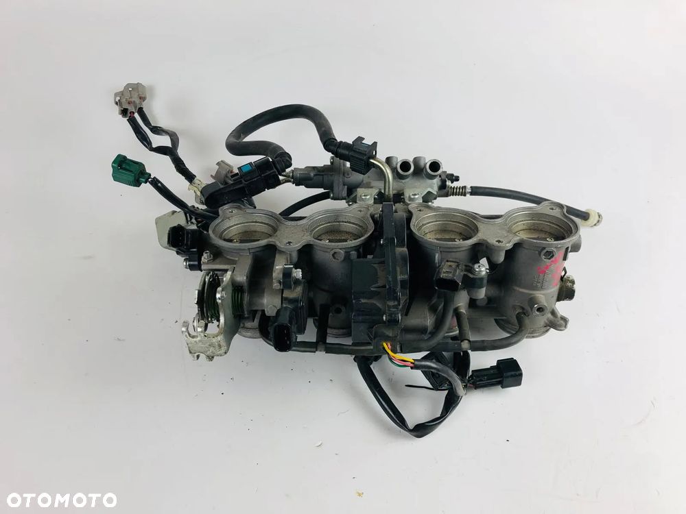 Yamaha FZ8 10-15 Przepustnice Wtryskiwacze - 3