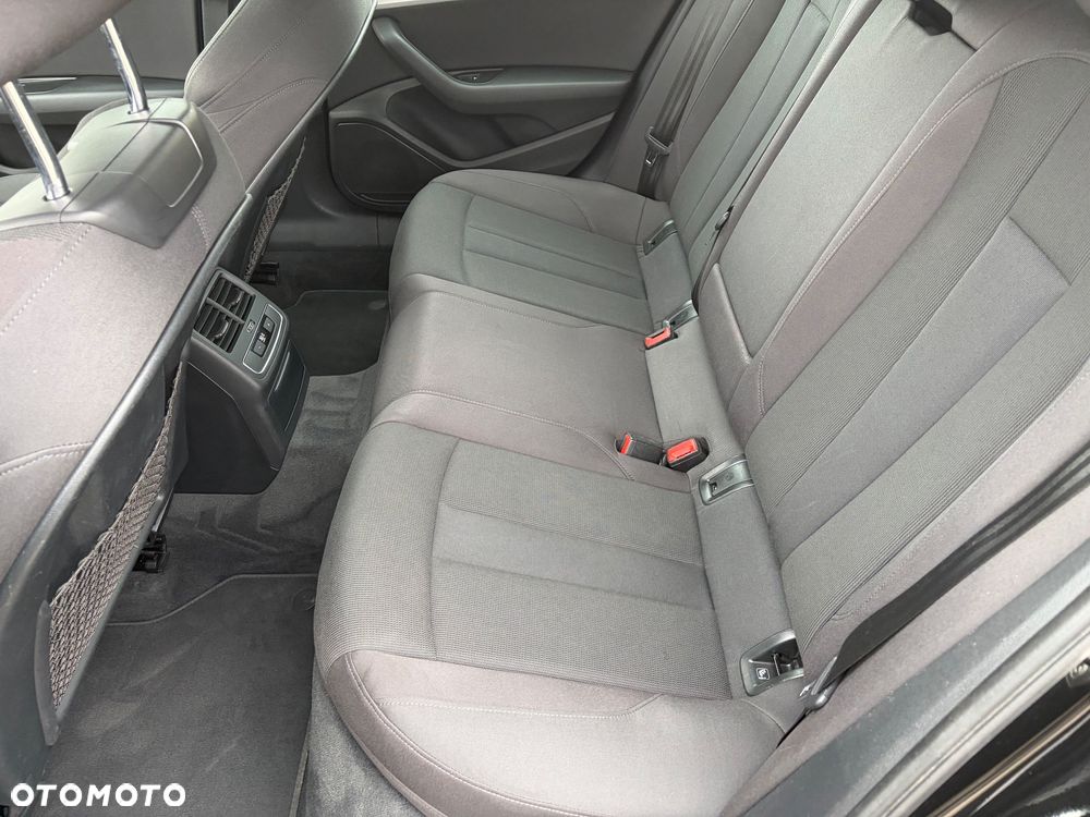Audi A4 Avant 2.0 TDI DPF clean diesel multitronic S line Sportpaket - 14